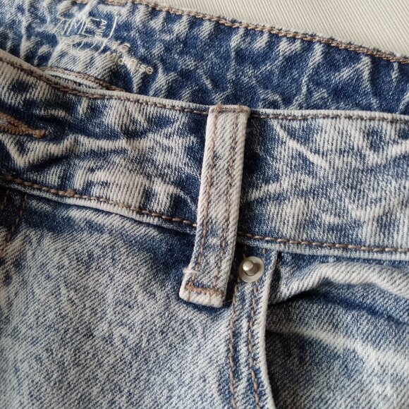 Time and Tru Acid Wash Mid Rise Straight Leg Distressed Denim Jeans Women's 16 - Picture 12 of 13